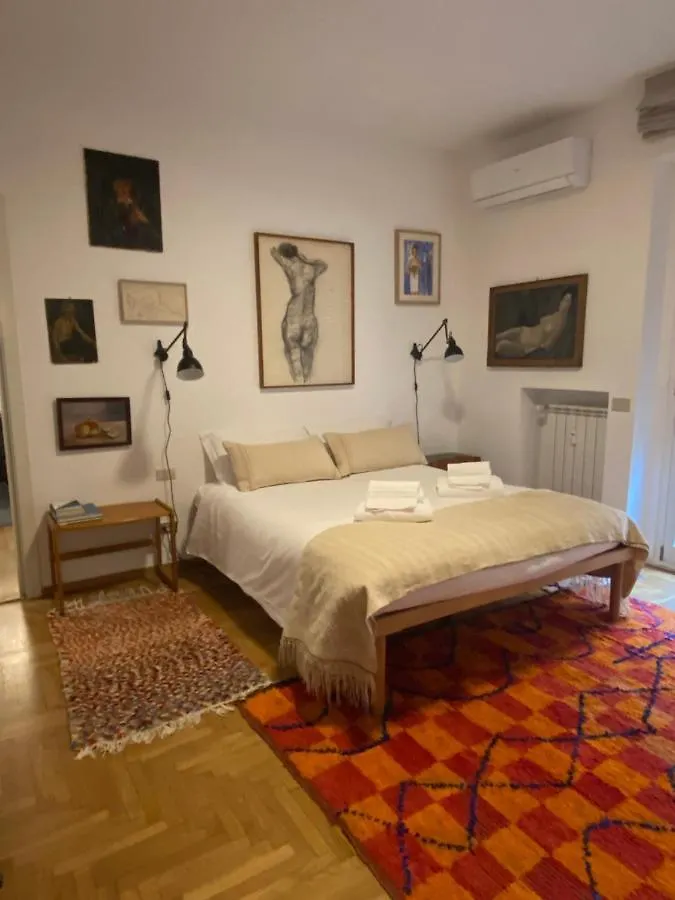 Apartment Salasco 20 - Bocconi Porta Romana Unique And Stylish Apartment! Milan Italy